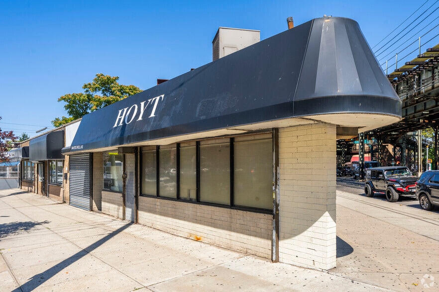 Multi-Property Assemblage in Brooklyn portfolio of 7 properties for sale on LoopNet.com - Building Photo - Image 3 of 20