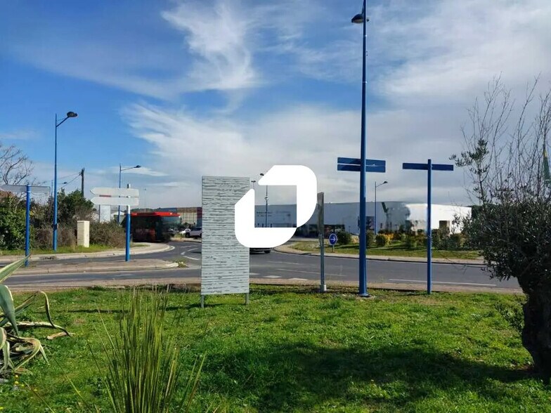 Retail in Le Crès for lease - Building Photo - Image 3 of 5