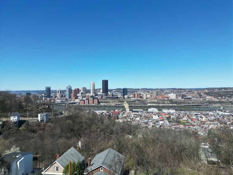 1035 E Warrington Ave, Pittsburgh, PA for sale - Aerial - Image 2 of 12