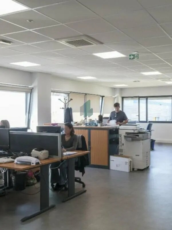 Office in Ézanville for sale Building Photo- Image 1 of 5