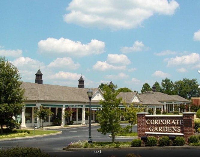 9056 Poplar Pike, Germantown, TN for lease - Primary Photo - Image 1 of 4