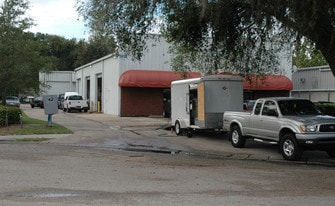 5652 Commerce Dr, Orlando FL - Warehouse