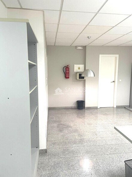 Retail in Novelda for lease - Building Photo - Image 2 of 5