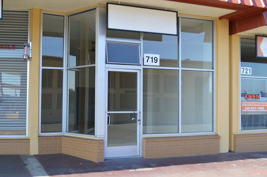 701-751 Camino Plz, San Bruno, CA for lease - Building Photo - Image 1 of 2