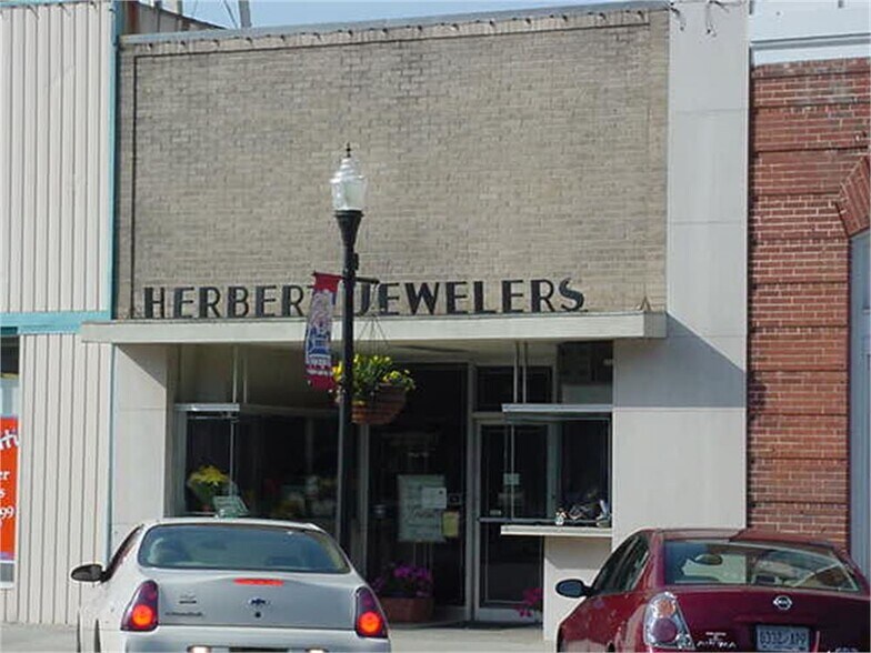 104 E Main St, Fort Valley, GA for sale - Primary Photo - Image 1 of 5