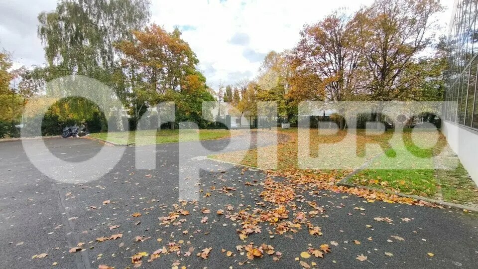 Office in Les Ulis for lease - Building Photo - Image 3 of 11