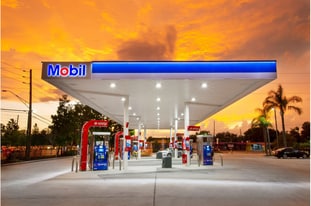 7.3% CAP RATE-MELBOURNE MOBIL GAS STATION! - NNN Property