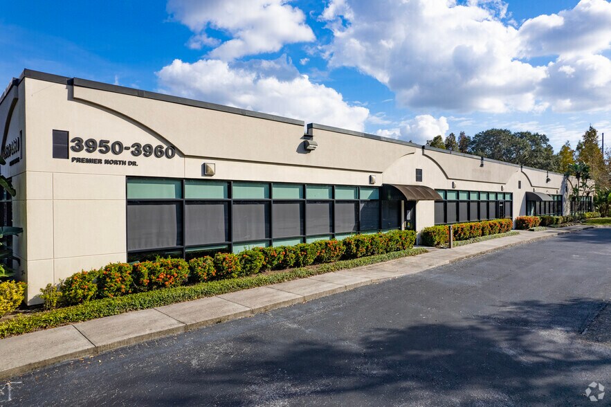 3950-3960 Premier North Dr, Tampa, FL for lease - Building Photo - Image 1 of 7