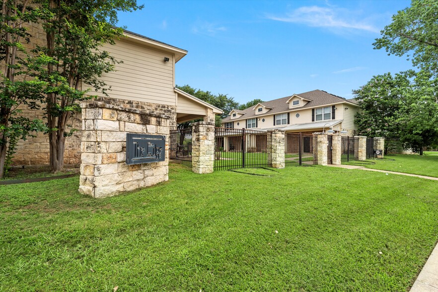 2007 S 15th St, Waco, TX for sale - Building Photo - Image 1 of 7