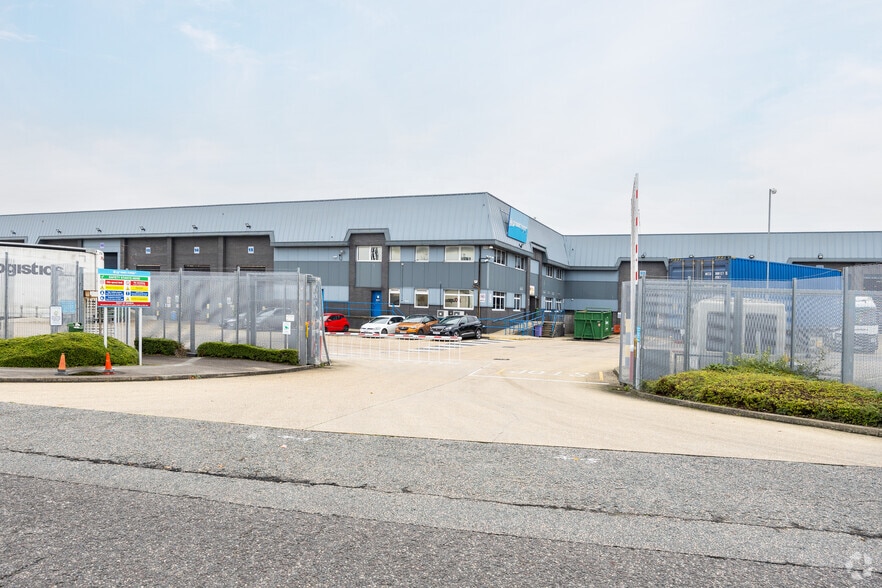Bramston Link, Basildon for lease - Building Photo - Image 2 of 2