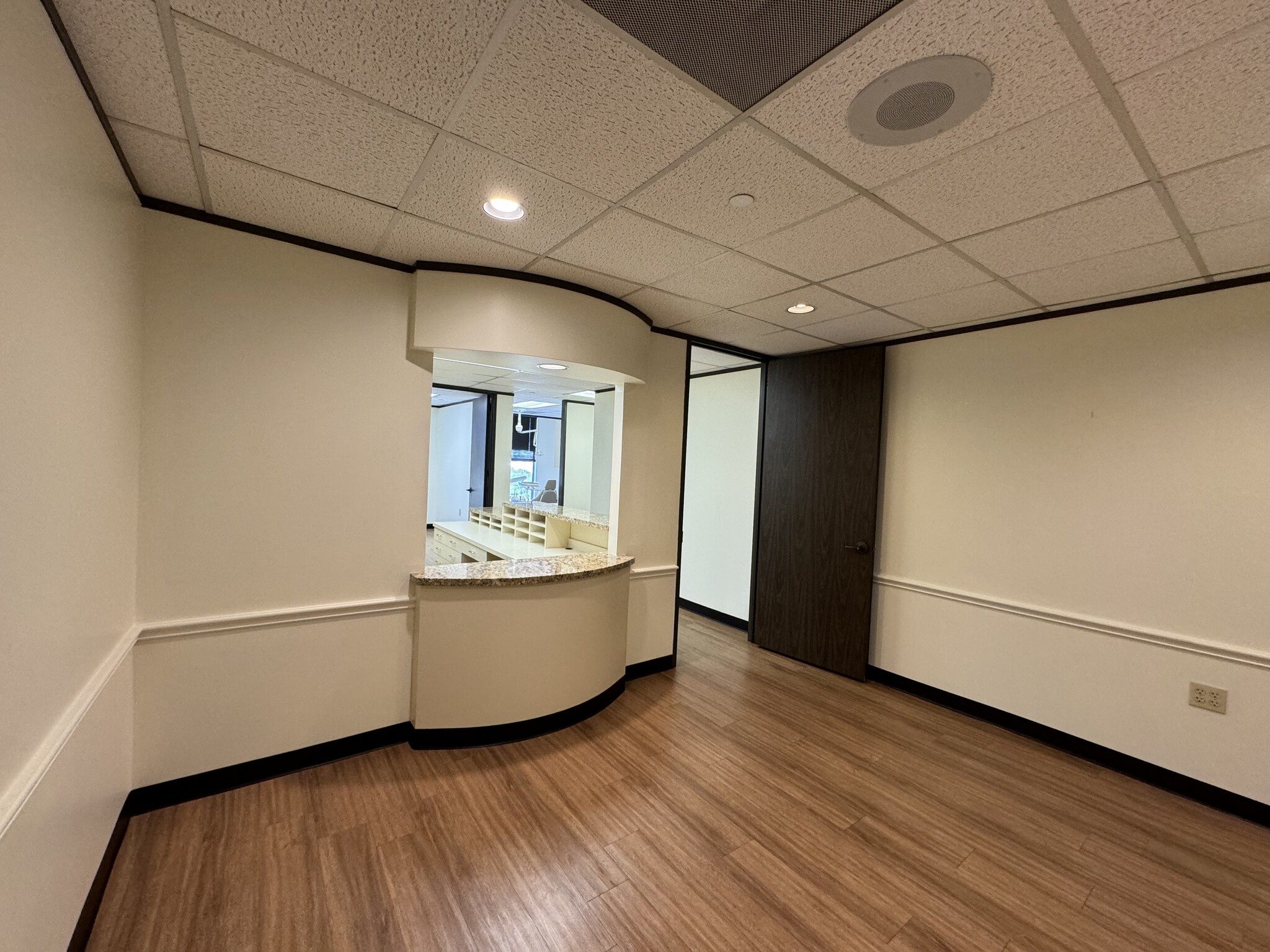 5909 West Loop, Bellaire, TX for lease Interior Photo- Image 1 of 4