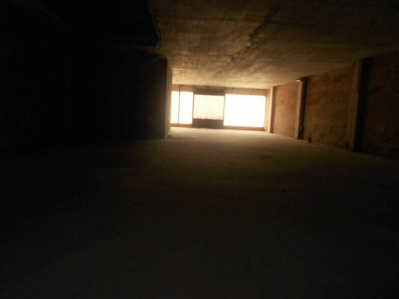 Retail in Manresa, Barcelona for lease - Interior Photo - Image 3 of 4