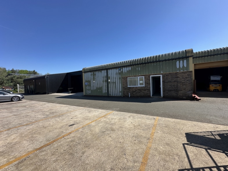 Meadow Clos, Plymouth for lease - Building Photo - Image 3 of 6