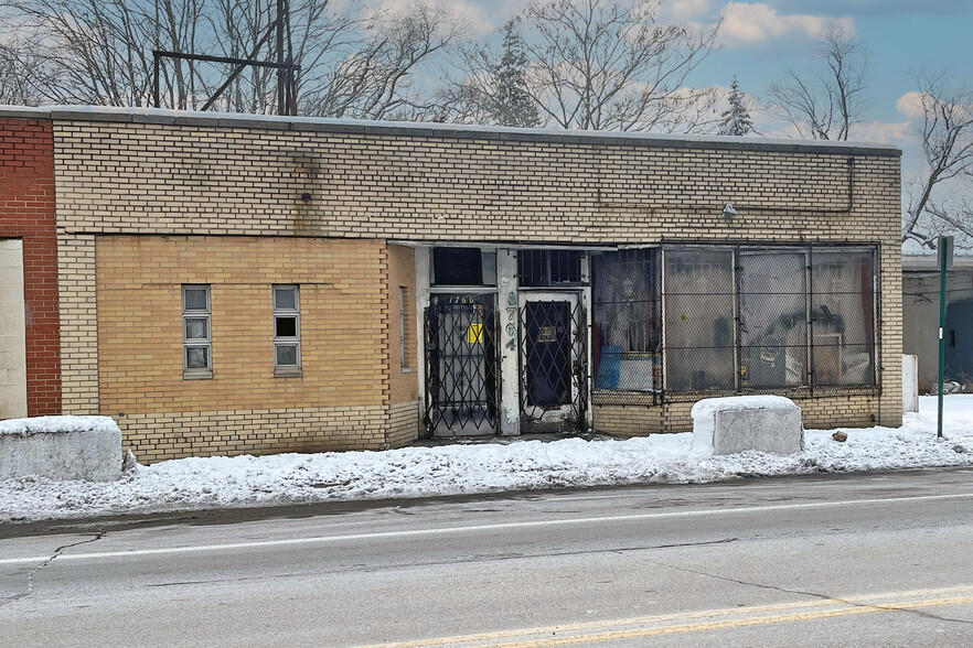 1764 E 7 Mile Rd, Detroit, MI for sale - Primary Photo - Image 1 of 1