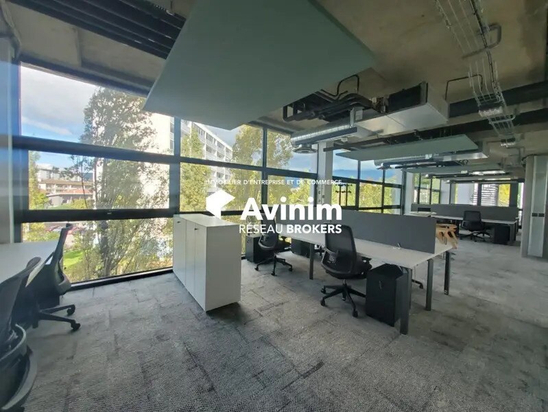 Office in Annecy for sale Interior Photo- Image 1 of 10
