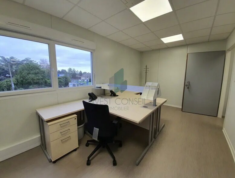 Flex in Persan for sale - Interior Photo - Image 1 of 8