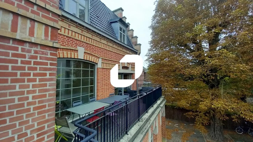 Office in La Madeleine for lease - Building Photo - Image 2 of 13