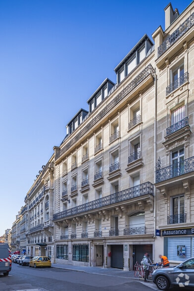 37 Rue Du Rocher, Paris for lease - Building Photo - Image 2 of 26