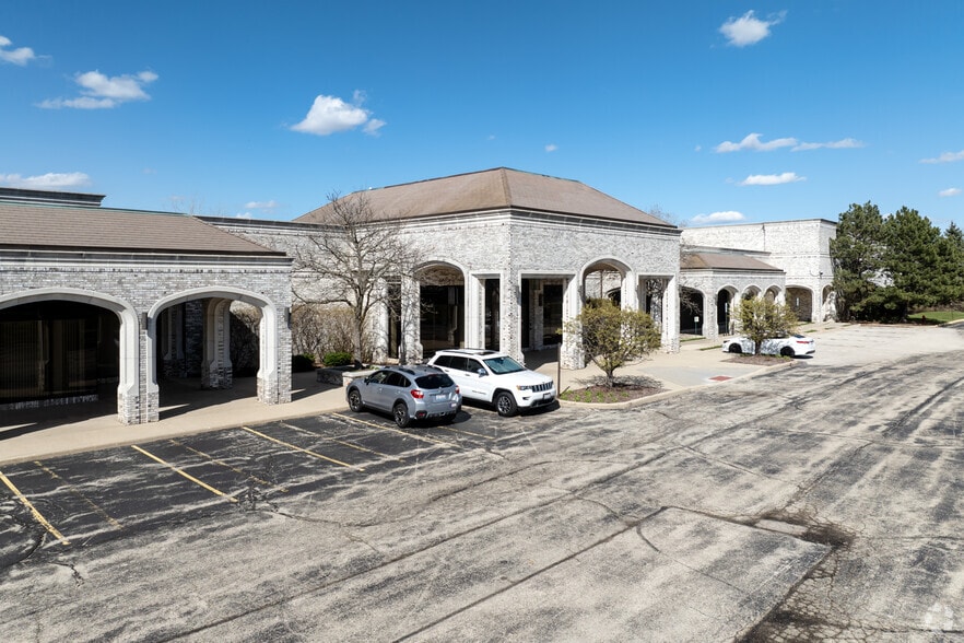 2500 W Golf Rd, Hoffman Estates, IL for lease - Building Photo - Image 2 of 8