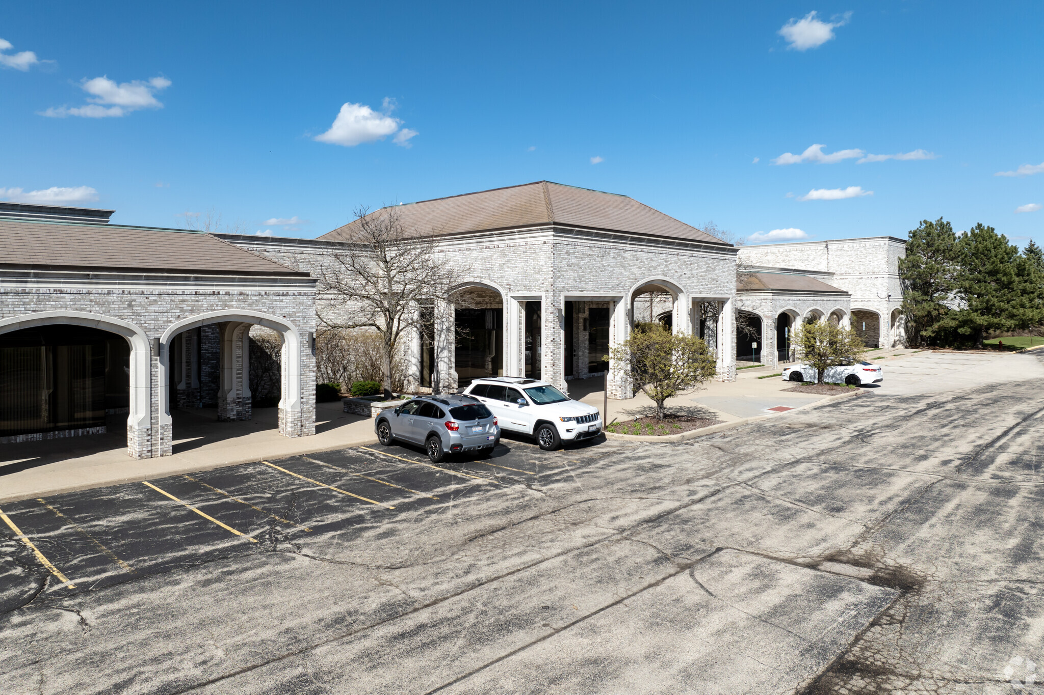 2500 W Golf Rd, Hoffman Estates, IL for sale Building Photo- Image 1 of 1