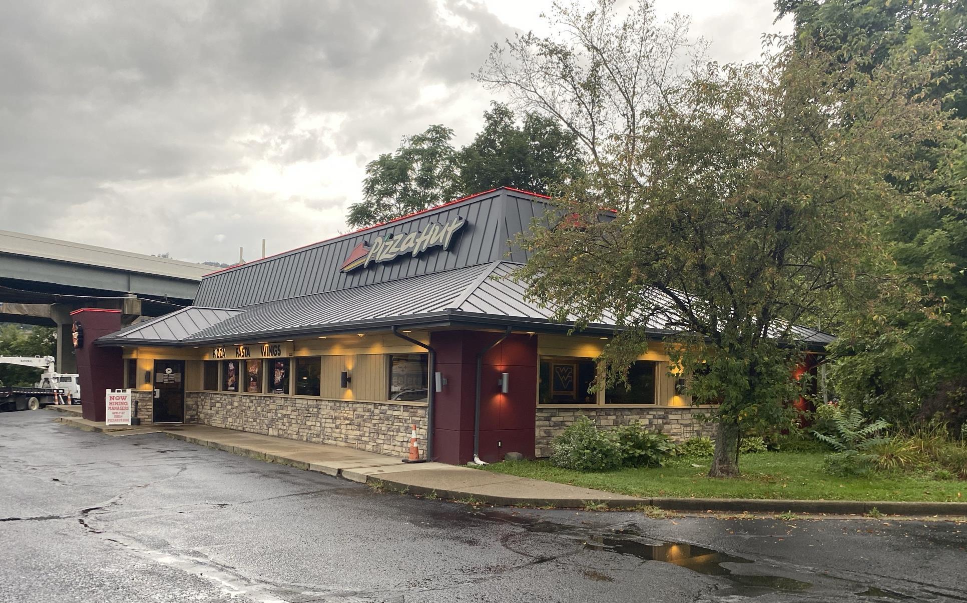 2345 National Rd, Wheeling, WV 26003 Pizza Hut