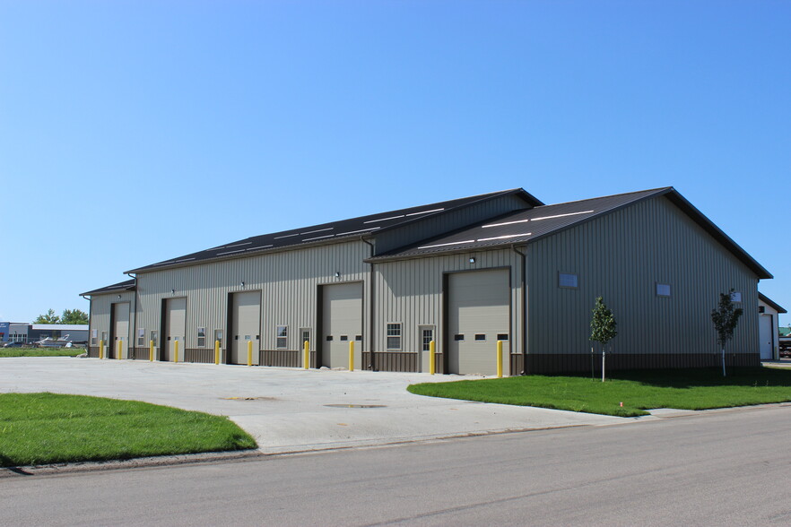 2721 S 20th Ave, Moorhead, MN for lease - Building Photo - Image 1 of 7