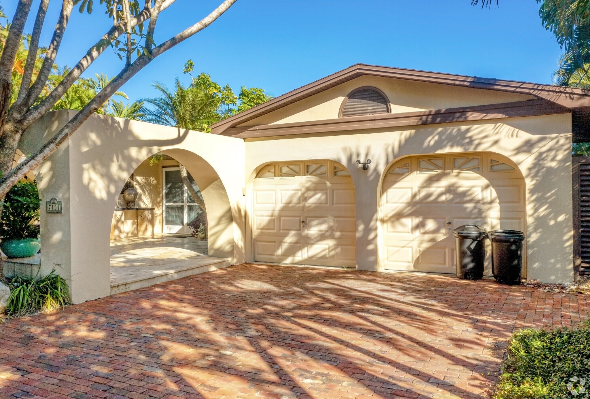 7141 Bay St, Saint Pete Beach, FL for sale Primary Photo- Image 1 of 1