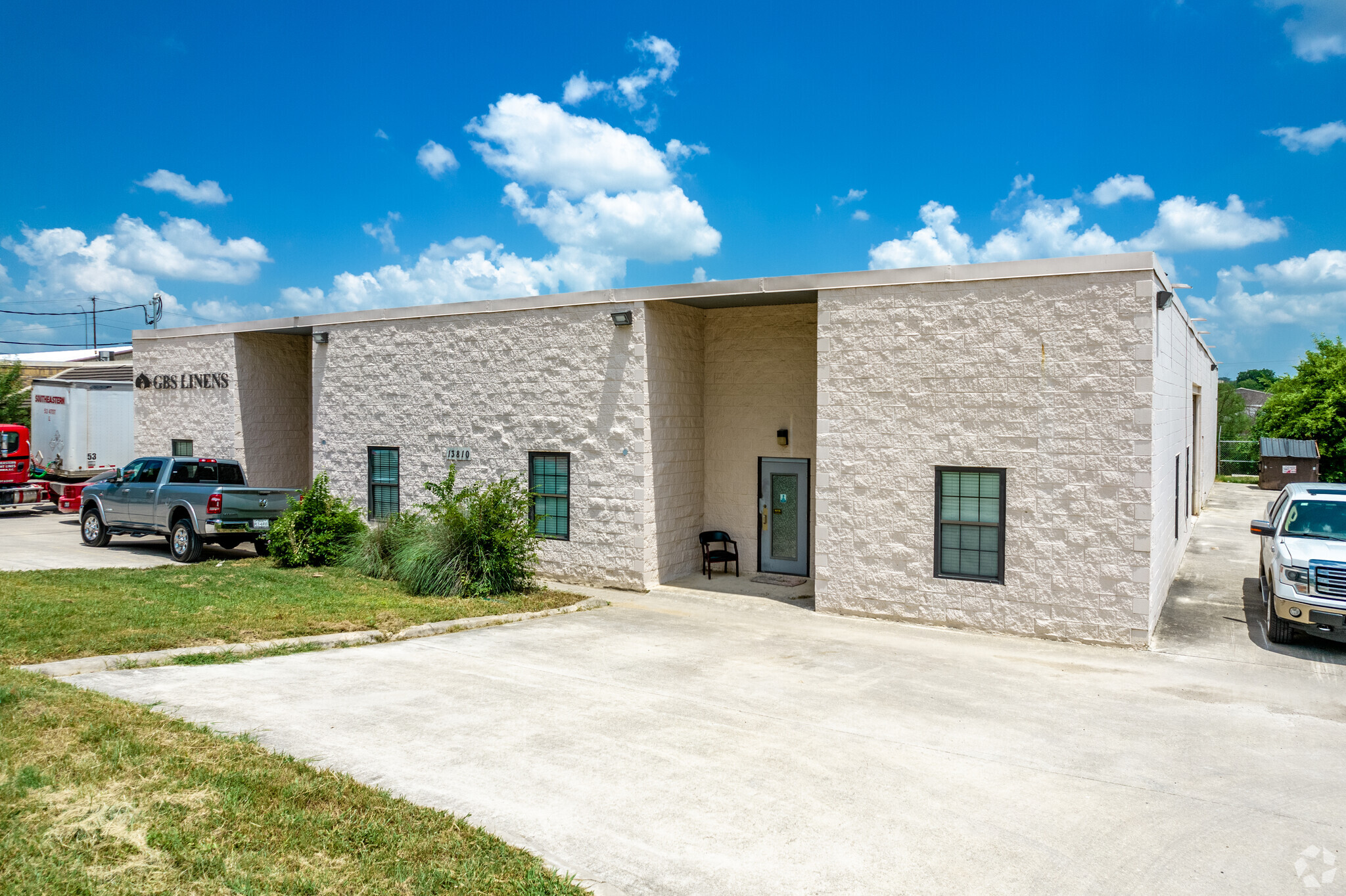 13810 Lookout Rd, San Antonio, TX for lease Primary Photo- Image 1 of 6