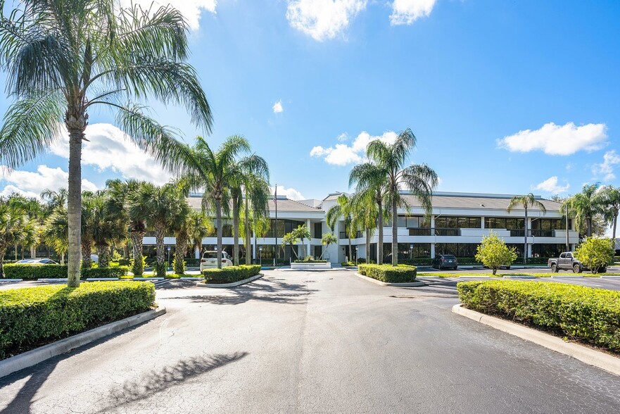 1100 Northpoint Pky, West Palm Beach, FL for lease - Building Photo - Image 3 of 15