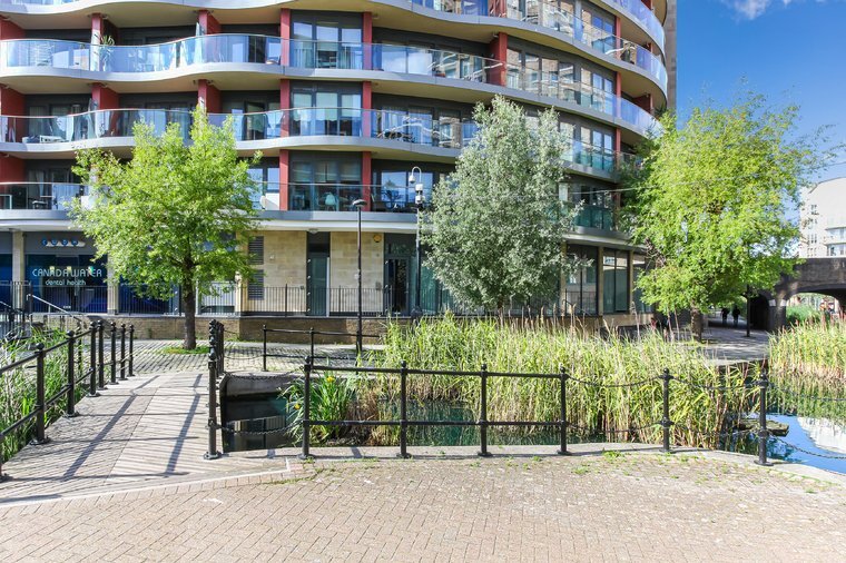 Surrey Quays Rd, London for lease Primary Photo- Image 1 of 3