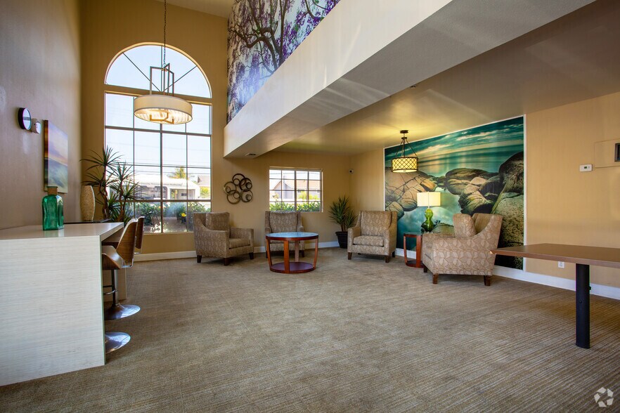 16171 Springdale St, Huntington Beach, CA for sale - Lobby - Image 3 of 12