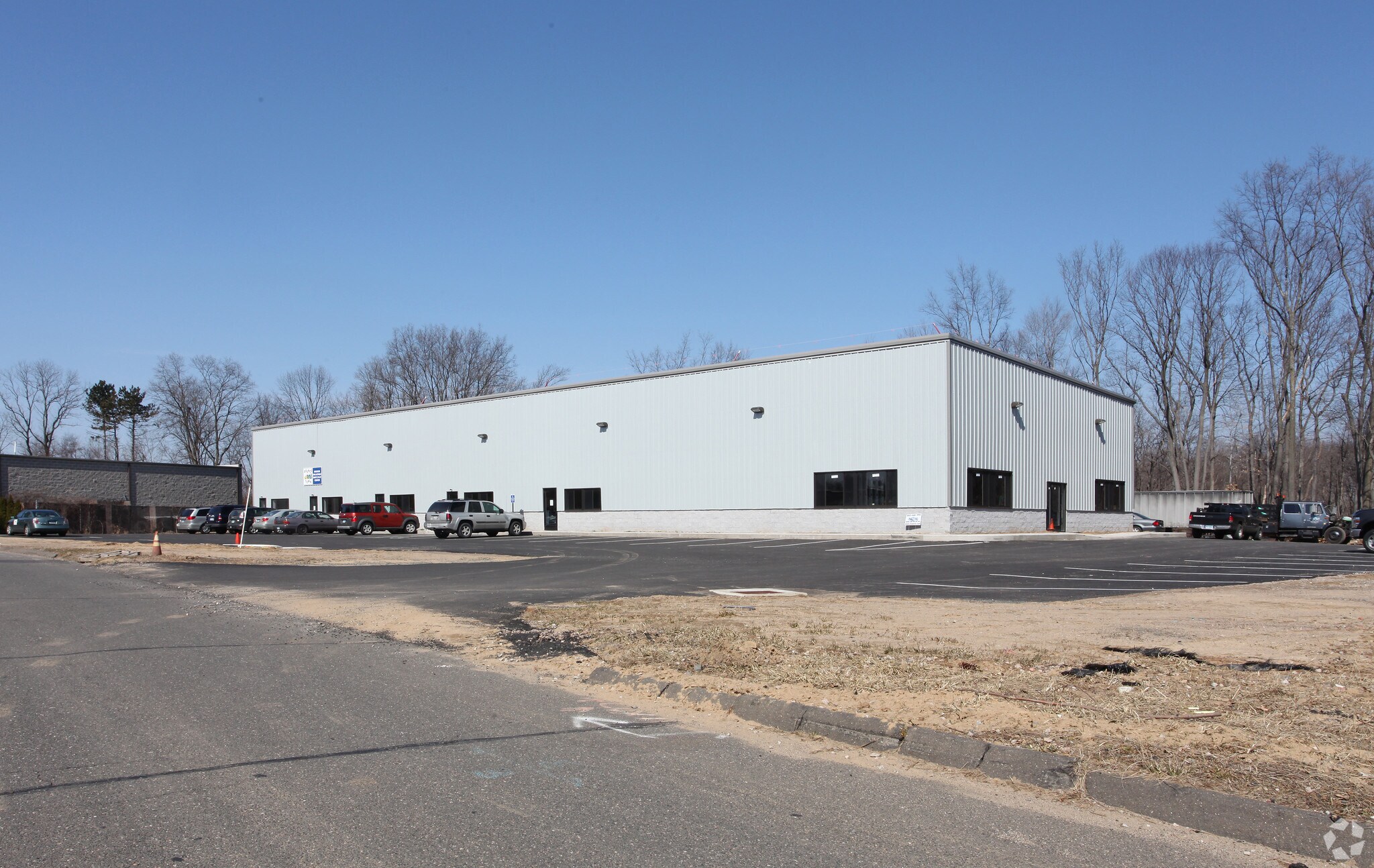 97-105 Commerce Way, South Windsor, CT for sale Primary Photo- Image 1 of 1