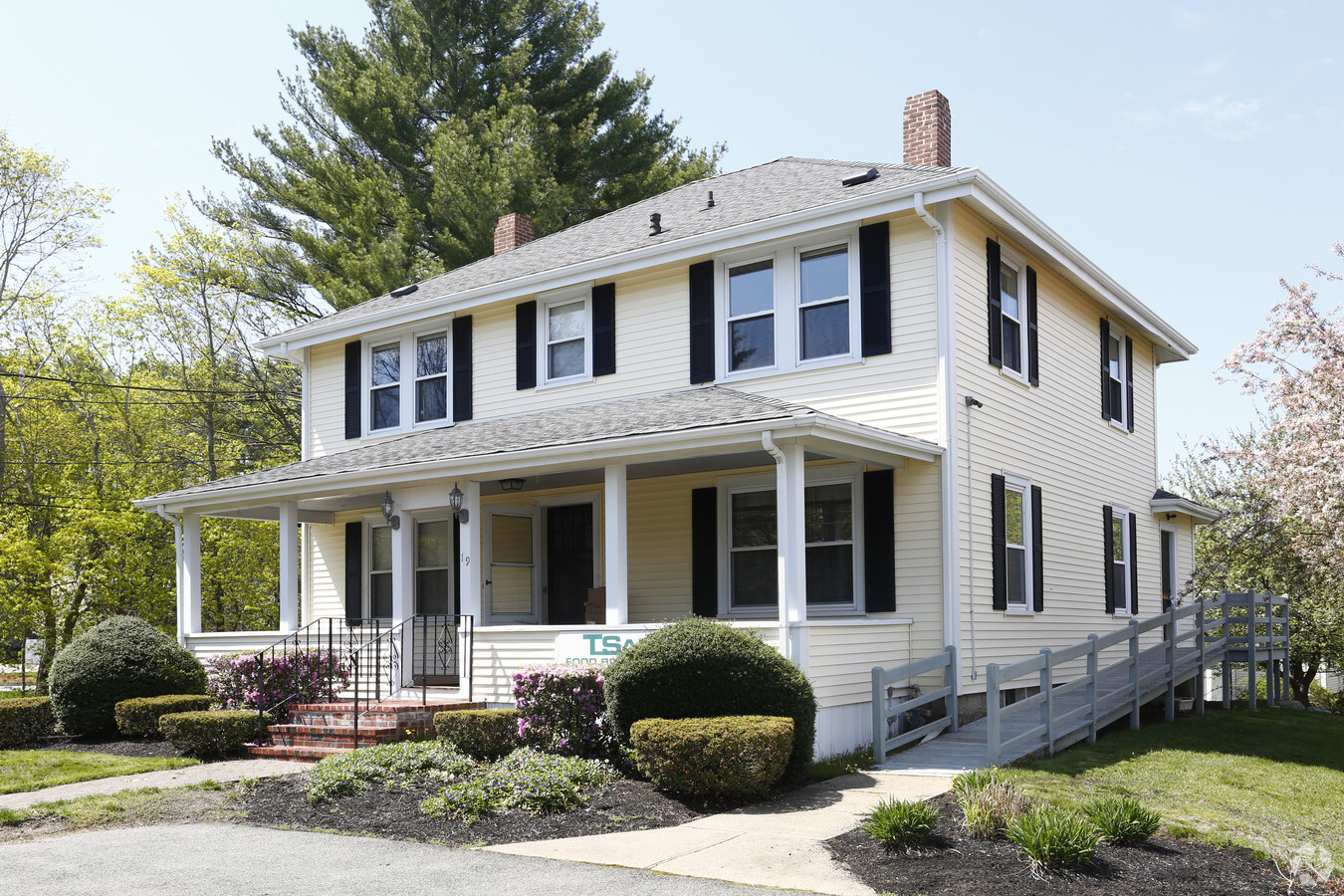 19 Mattakeesett St, Pembroke, MA 02359 | LoopNet