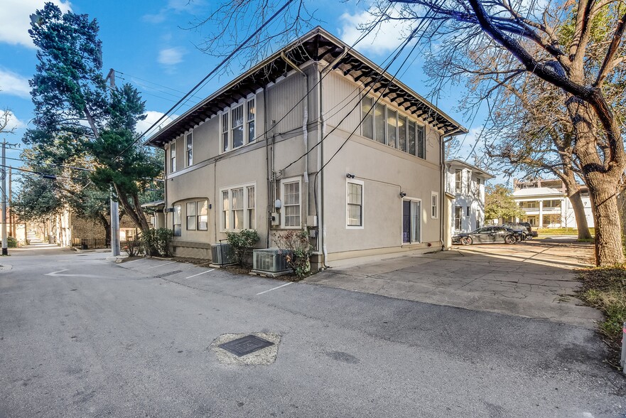 1305 San Antonio St, Austin, TX for lease - Building Photo - Image 2 of 20