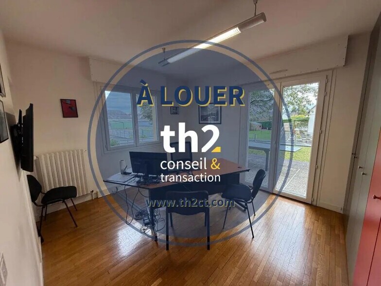 Office in Torigny-les-Villes for lease - Building Photo - Image 3 of 5