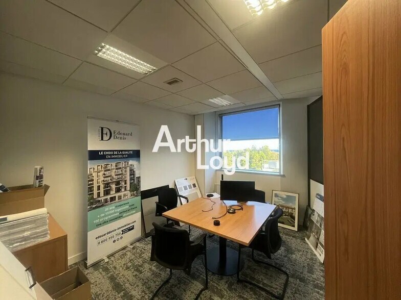 Office in Nice for lease - Interior Photo - Image 2 of 11