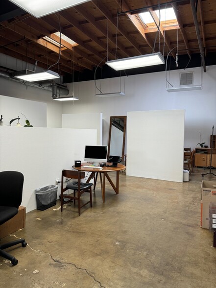 1738-1740 Cordova St, Los Angeles, CA for lease - Interior Photo - Image 3 of 8