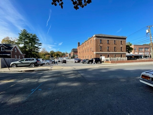 18 Ashford Ave, Dobbs Ferry, NY for lease Building Photo- Image 1 of 3