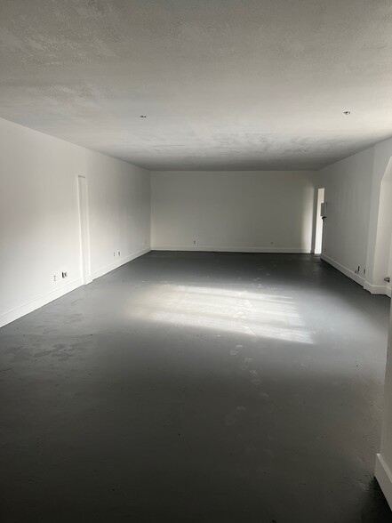 4444 York Blvd, Los Angeles, CA for lease - Interior Photo - Image 3 of 18