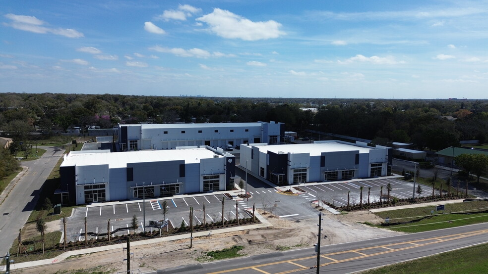 409 Ocoee Apopka Rd, Ocoee, FL for lease - Building Photo - Image 1 of 3
