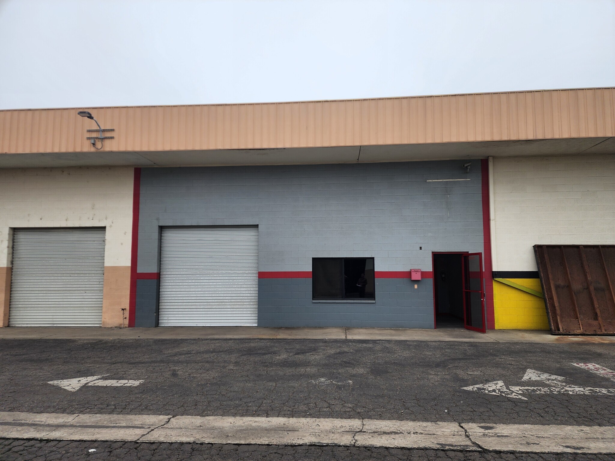 1501 E Tulare Ave, Tulare, CA for lease Interior Photo- Image 1 of 13