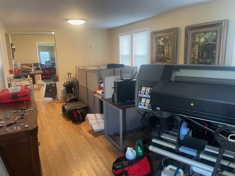 303 Bridgeway Ave, Old Hickory, TN for sale - Interior Photo - Image 2 of 13