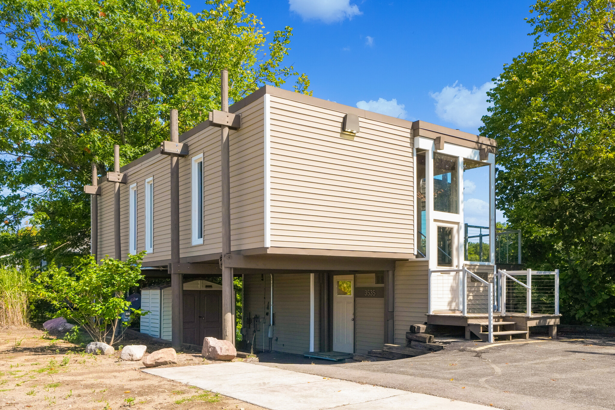 3535 Lake Eastbrook Blvd SE, Grand Rapids, MI for sale Building Photo- Image 1 of 30