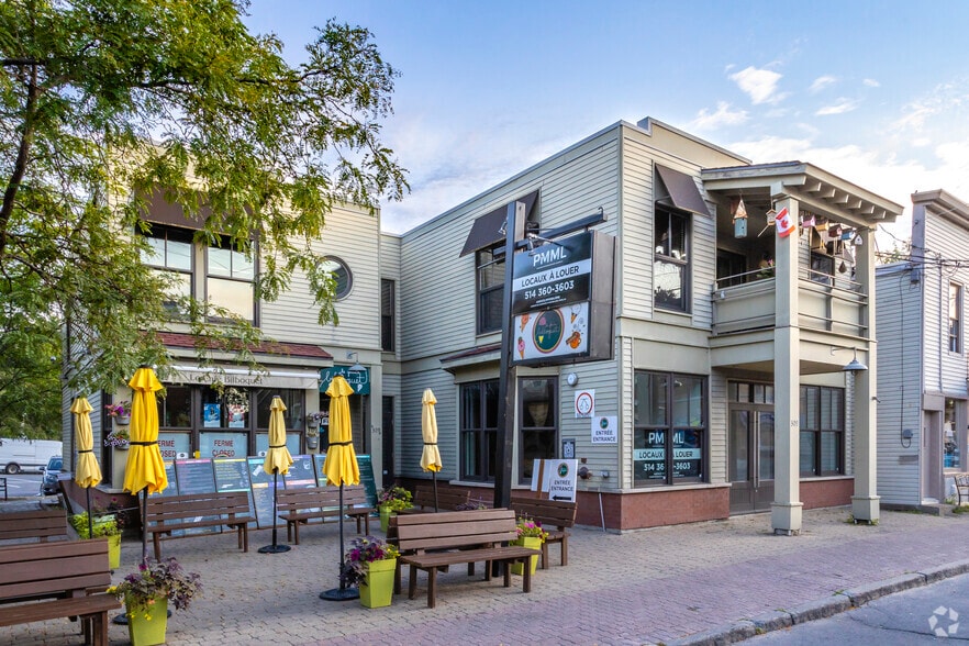 309 Ch du BordduLacLakeshore, Pointeclaire, QC H9S 4L6