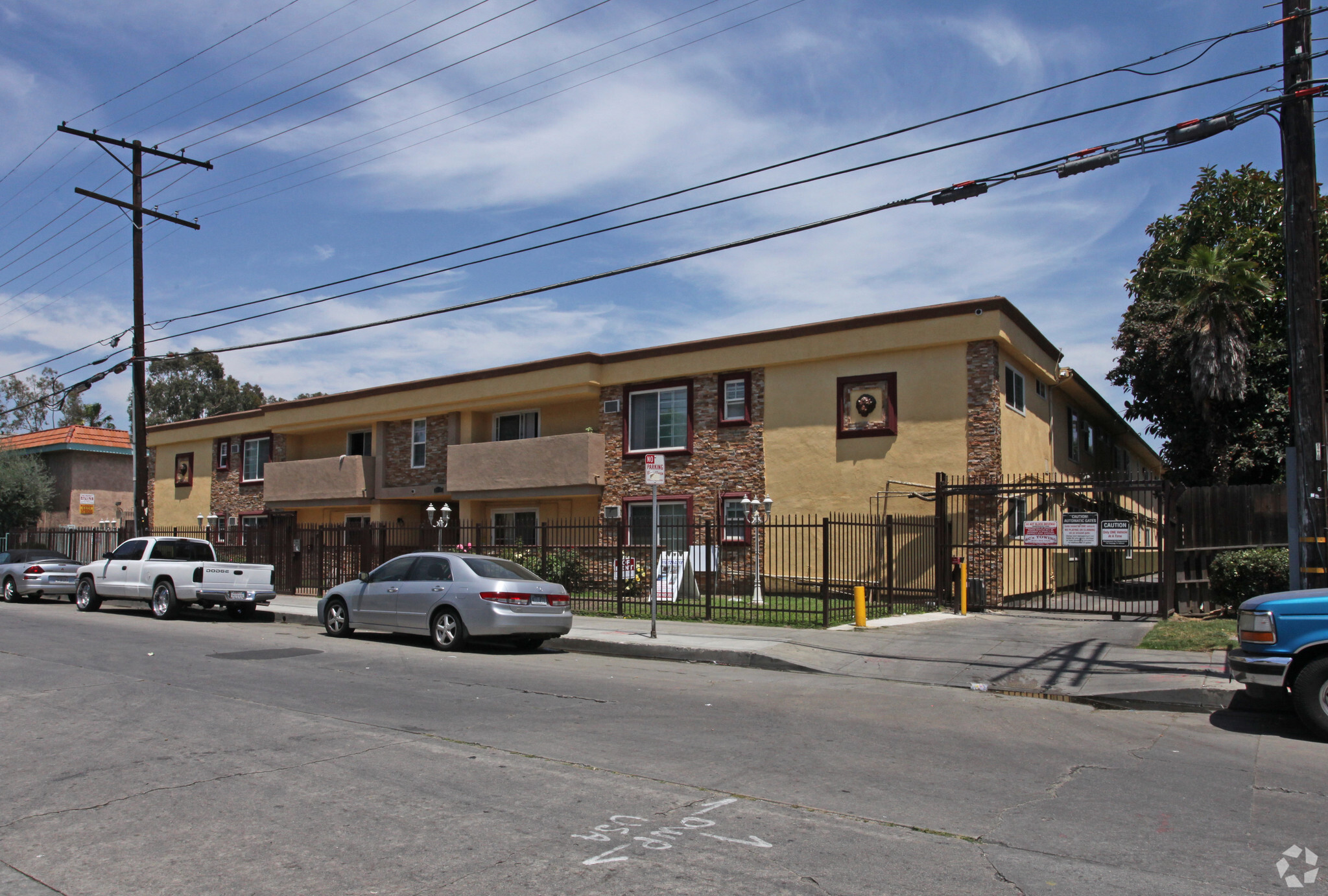 8542 Columbus Ave, North Hills, CA for sale Primary Photo- Image 1 of 1