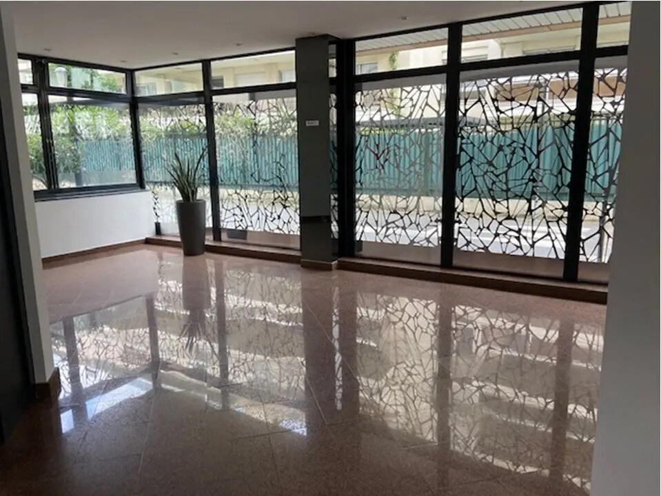 Office in Boulogne-Billancourt for lease Building Photo- Image 1 of 6