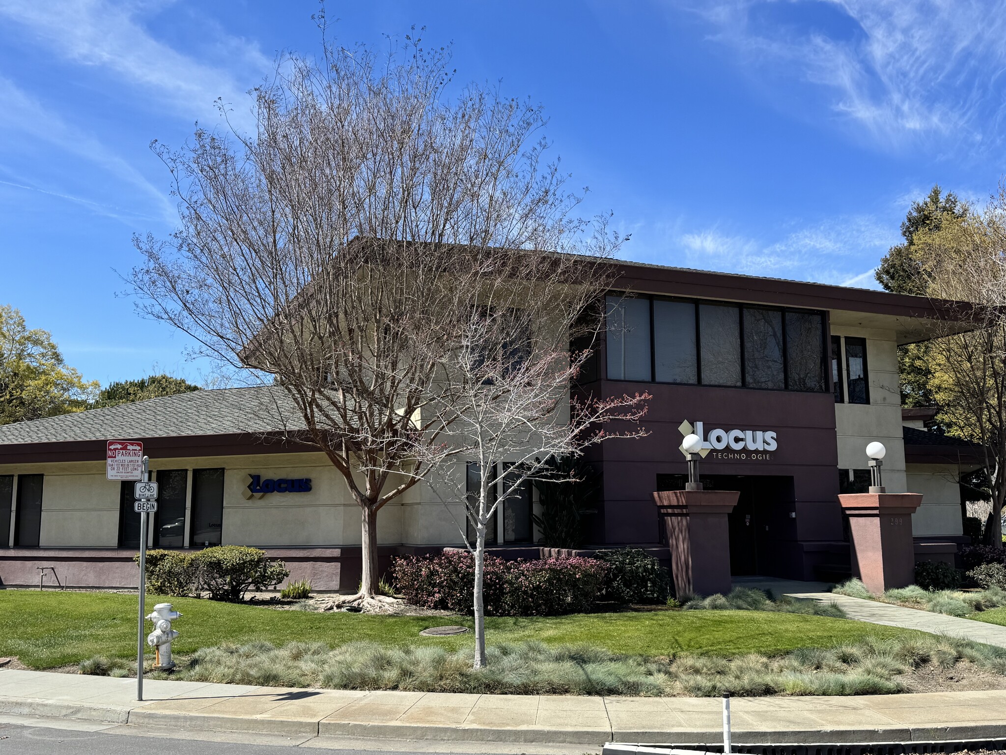 299 Fairchild Dr, Mountain View, CA for lease Building Photo- Image 1 of 3