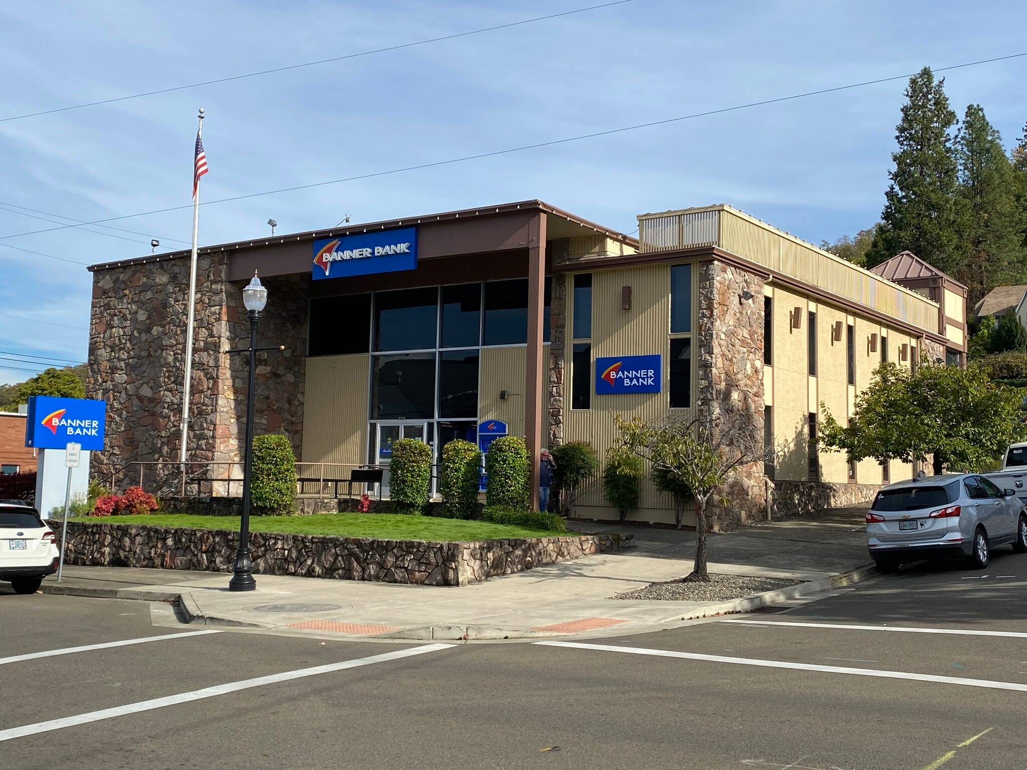 555 SE Kane St, Roseburg, OR for sale Building Photo- Image 1 of 1