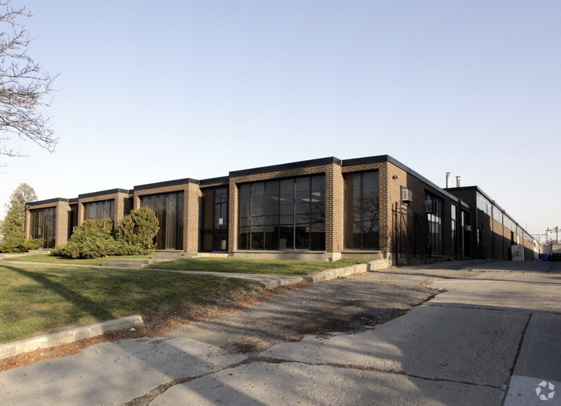 100 Toryork Dr, Toronto, ON for lease - Primary Photo - Image 1 of 3