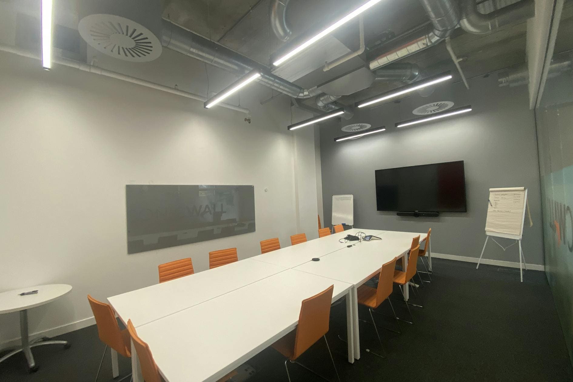 Basing Vw, Basingstoke for lease Interior Photo- Image 1 of 2